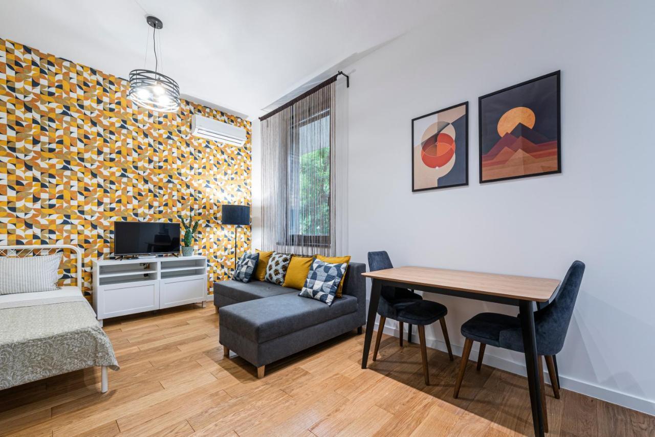 Vertigo Modern Studio-Free Private Parking-Fast Wi-Fi Novi Sad Ngoại thất bức ảnh