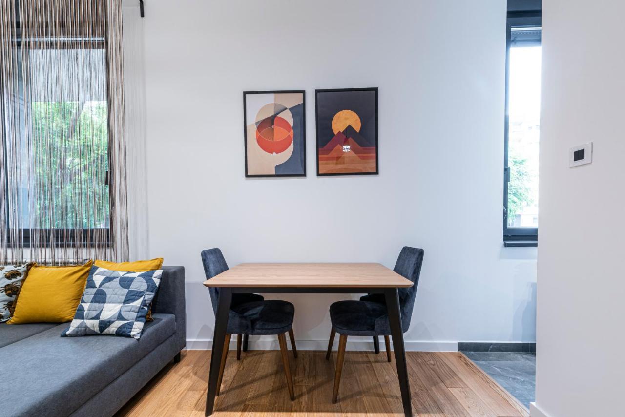 Vertigo Modern Studio-Free Private Parking-Fast Wi-Fi Novi Sad Ngoại thất bức ảnh