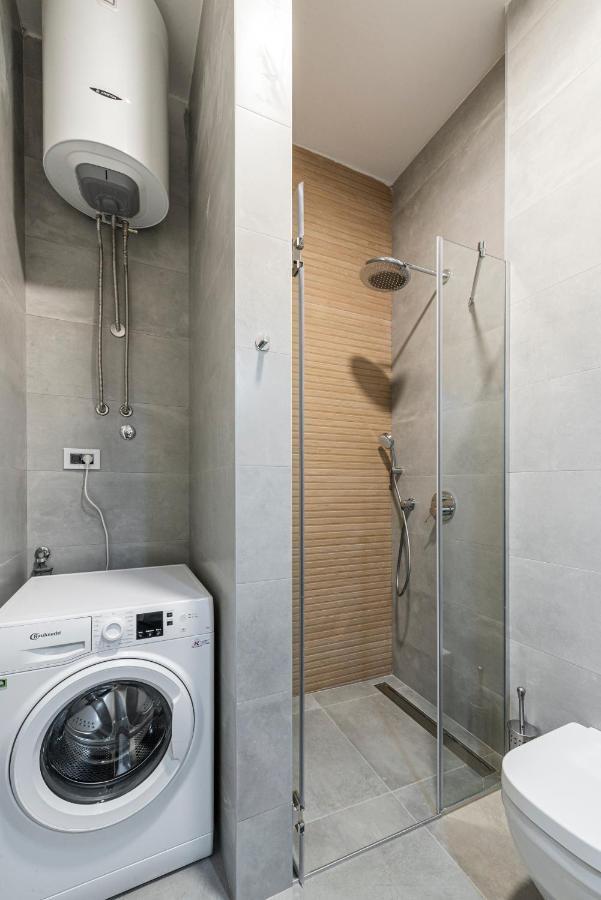 Vertigo Modern Studio-Free Private Parking-Fast Wi-Fi Novi Sad Ngoại thất bức ảnh