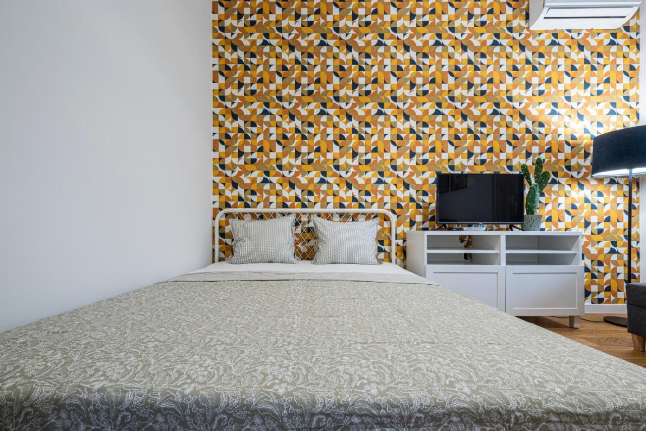 Vertigo Modern Studio-Free Private Parking-Fast Wi-Fi Novi Sad Ngoại thất bức ảnh