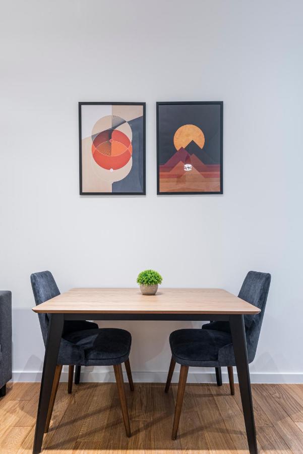 Vertigo Modern Studio-Free Private Parking-Fast Wi-Fi Novi Sad Ngoại thất bức ảnh