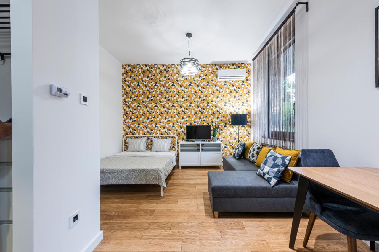 Vertigo Modern Studio-Free Private Parking-Fast Wi-Fi Novi Sad Ngoại thất bức ảnh