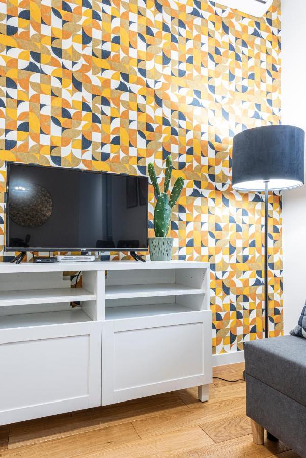 Vertigo Modern Studio-Free Private Parking-Fast Wi-Fi Novi Sad Ngoại thất bức ảnh