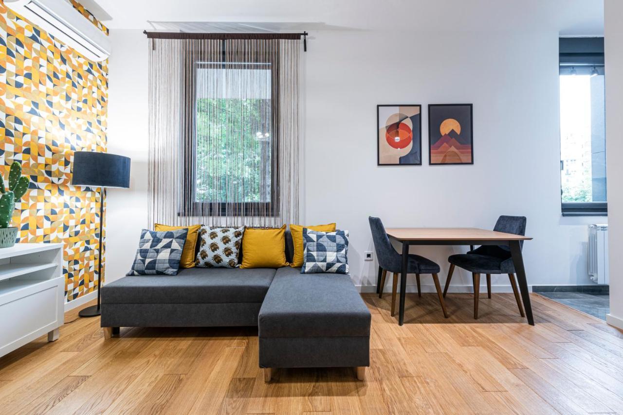 Vertigo Modern Studio-Free Private Parking-Fast Wi-Fi Novi Sad Ngoại thất bức ảnh
