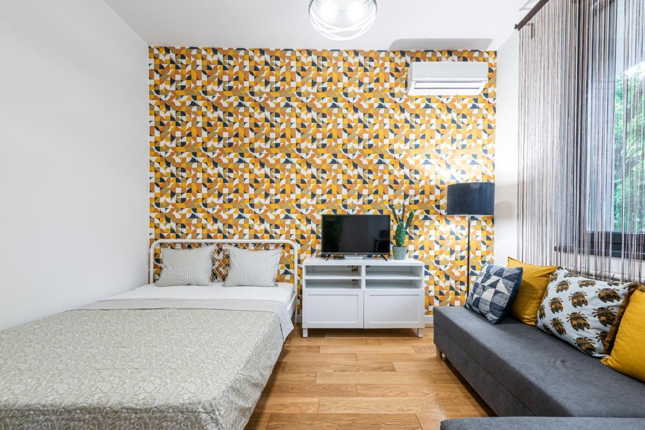 Vertigo Modern Studio-Free Private Parking-Fast Wi-Fi Novi Sad Ngoại thất bức ảnh