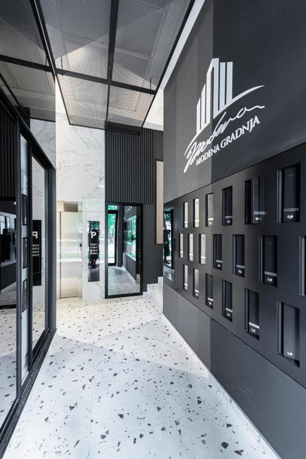 Vertigo Modern Studio-Free Private Parking-Fast Wi-Fi Novi Sad Ngoại thất bức ảnh