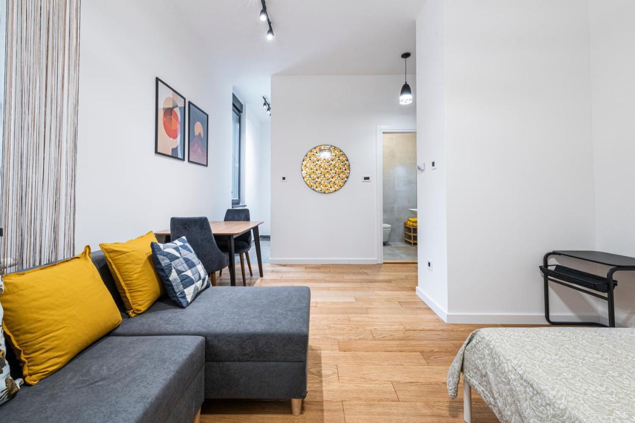 Vertigo Modern Studio-Free Private Parking-Fast Wi-Fi Novi Sad Ngoại thất bức ảnh